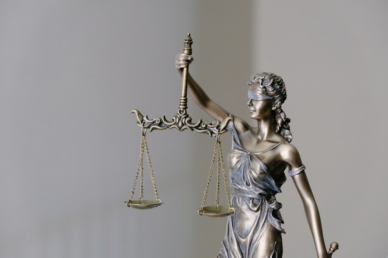 Justitia — Symbol für verantwortungsvollen KI-Einsatz